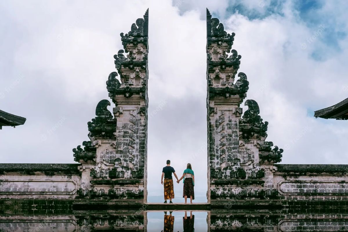 Explore Lempuyang Temple Bali, a Must-Visit Destination for Your Honeymoon