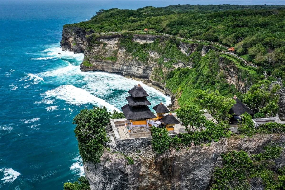 Unreal Sunset Magic: Why Uluwatu Temple Should Be on Your Bali Trip List